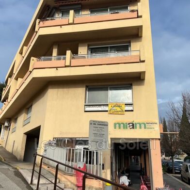 Commerce  370000 €