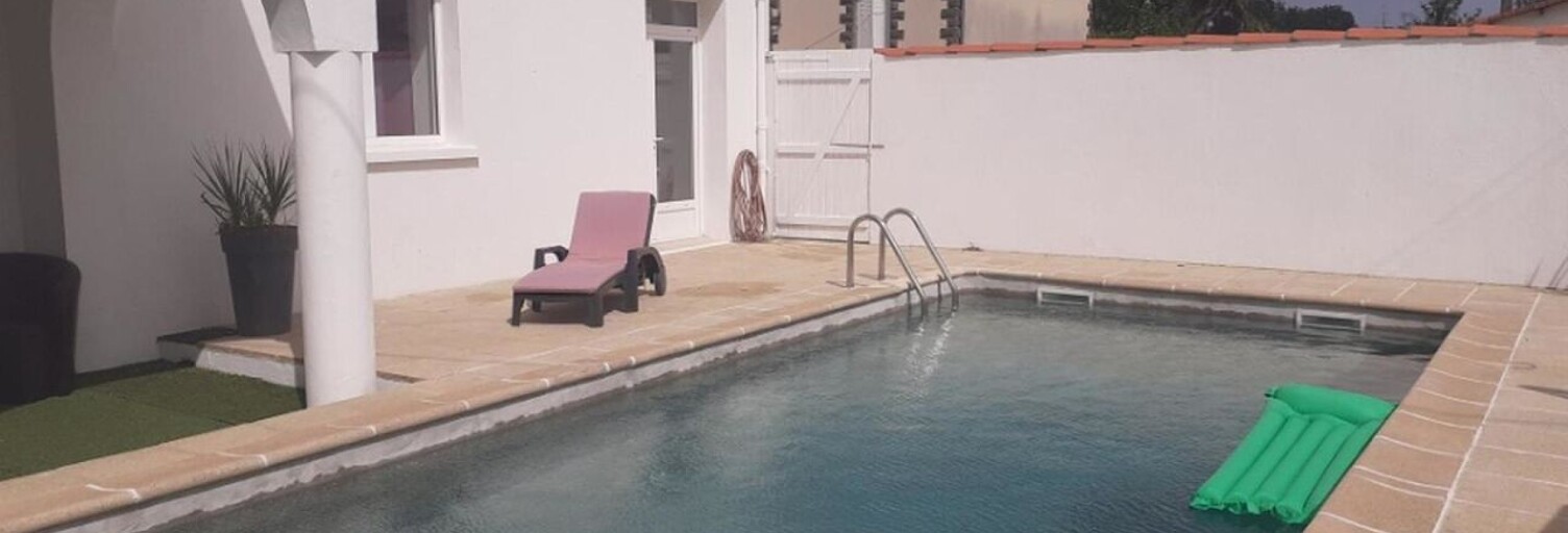 Maison 7 Pièces 233 m² à vendre à Terres-de-Haute-Charente (16270)