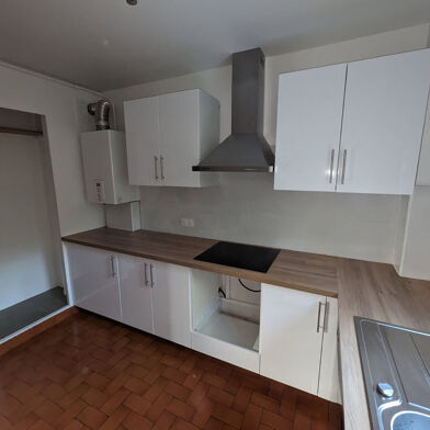 Appartement 3 pièces 879 €