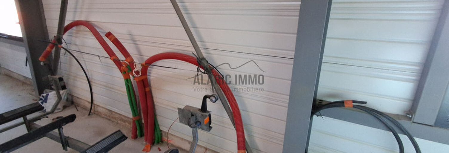 Local industriel  240 m² à louer à Lézignan-Corbières (11200)