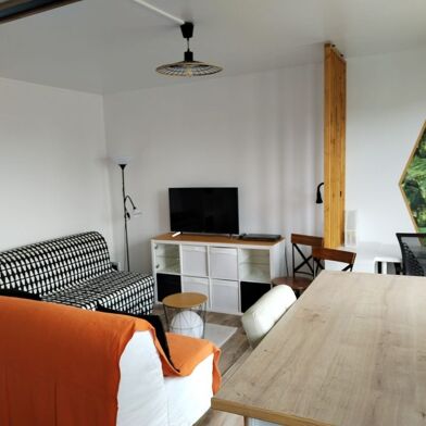 Appartement 10 pièces 870 €