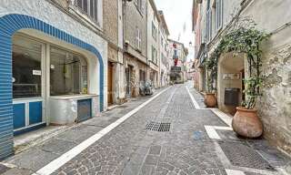 Commerce  50 m² à louer à Roquebrune-sur-Argens (83520)