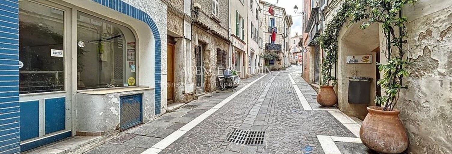 Commerce  50 m² à louer à Roquebrune-sur-Argens (83520)