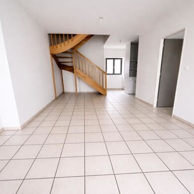 Appartement 4 pièces 825 €