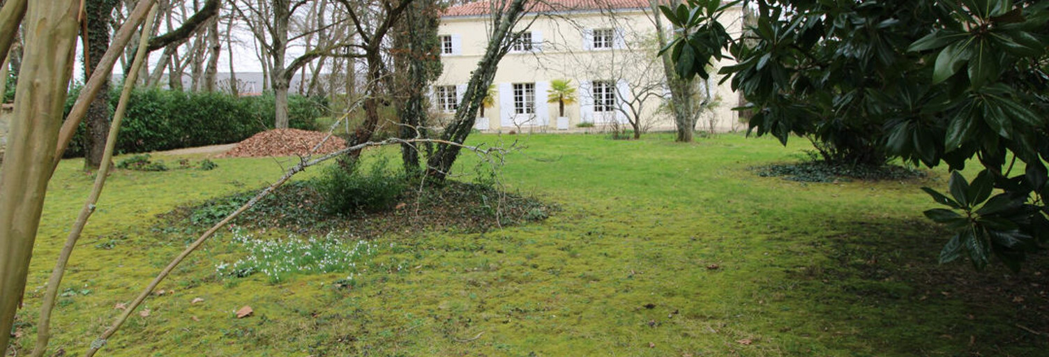 Maison 12 Pièces 308 m² à vendre à Jonzac (17500)