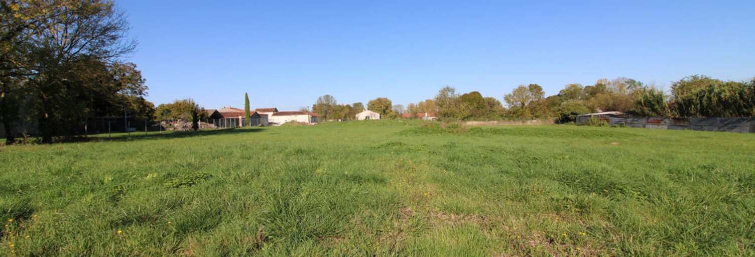 Terrain  1645 m² à vendre à Pons (17800)