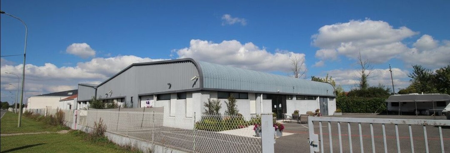 Local industriel  1000 m² à louer à Lons (64140)