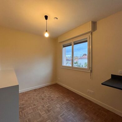 Appartement 1 pièces 450 €