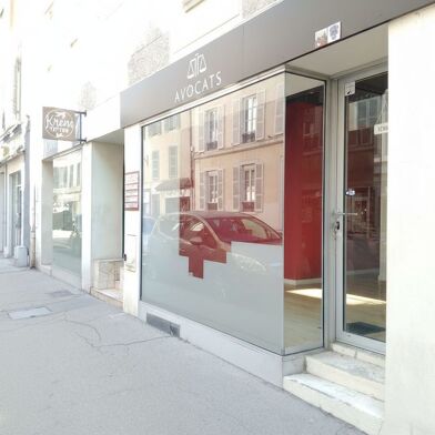 Commerce  146000 €