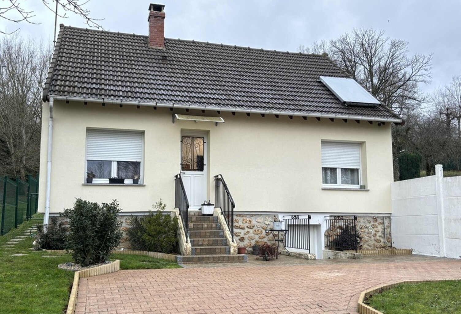 MAISON ENTIEREMENT RENOVEE GARE A PIED — photo 1