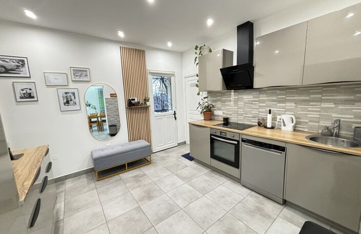MAISON ENTIEREMENT RENOVEE GARE A PIED — photo 3
