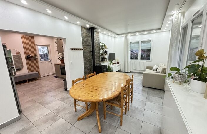 MAISON ENTIEREMENT RENOVEE GARE A PIED — photo 4