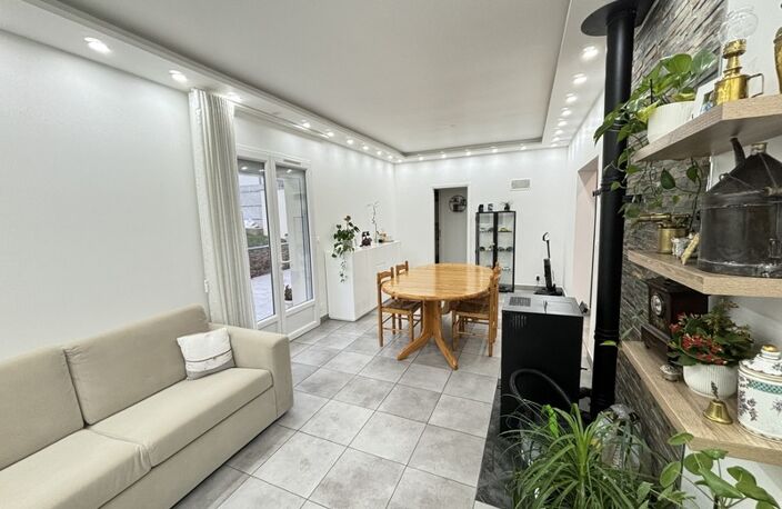 MAISON ENTIEREMENT RENOVEE GARE A PIED — photo 5