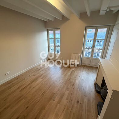 Appartement 3 pièces 2100 €