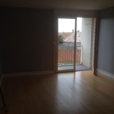 Appartement 3 pièces 870 €