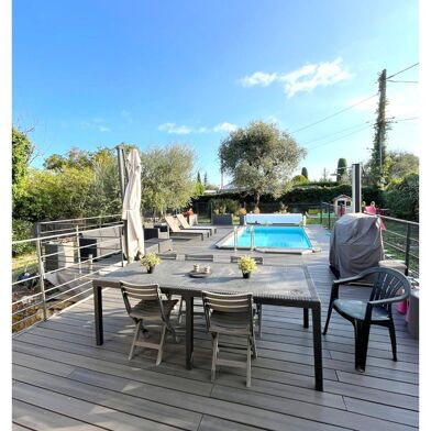 Maison 5 pièces 599000 €