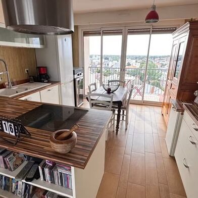 Appartement 4 pièces 246750 €