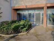 **BESANÇON – LOCAL PROFESSIONNEL 62 m² – 3 PARKINGS PRIVATIFS – EXCELLENTE VISIBILITÉ – RUE TRÈS PASSANTE** — photo 4