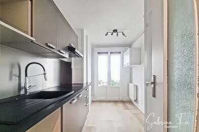 Appartement 3 pièces 894 €