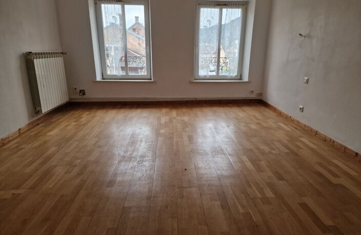 Immeuble à vendre proche SCHIRMECK - IMMEUBLE de 3 APPARTEMENTS T3 + 2 GARAGES — photo 3