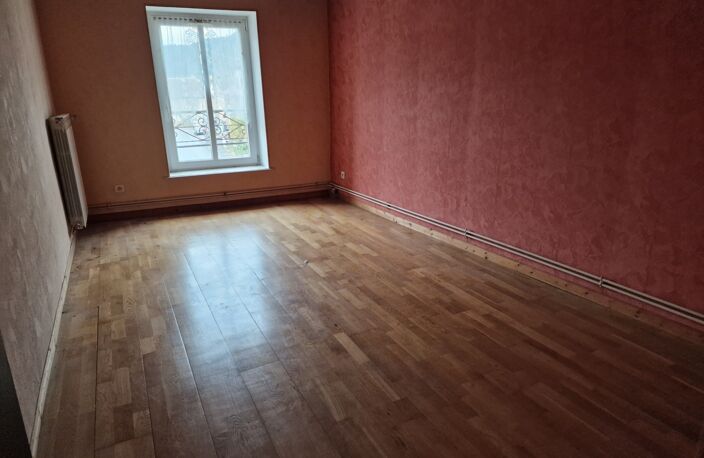 Immeuble à vendre proche SCHIRMECK - IMMEUBLE de 3 APPARTEMENTS T3 + 2 GARAGES — photo 5