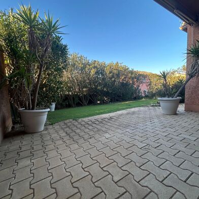 Maison 5 pièces 1023 €