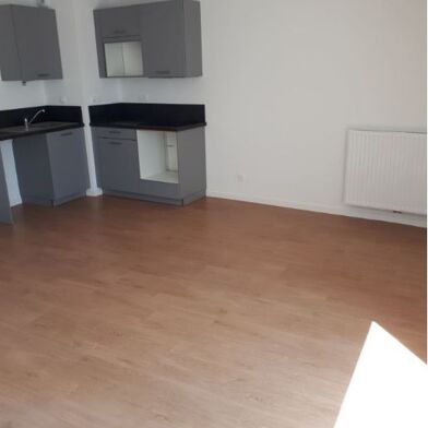 Appartement 3 pièces 743 €