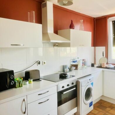 Appartement 3 pièces 1210 €