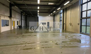 Local industriel  770 m² à louer à Brie-Comte-Robert (77170)