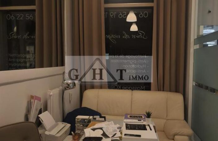 LOCAL COMMERCIAL BELLE VISIBILITE  56 M²  LE CANNET LOUE — photo 4