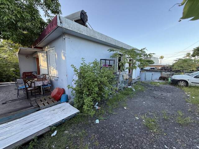 Maison à rénover 90 m2 centre ville Sainte-Suzanne — photo du bien