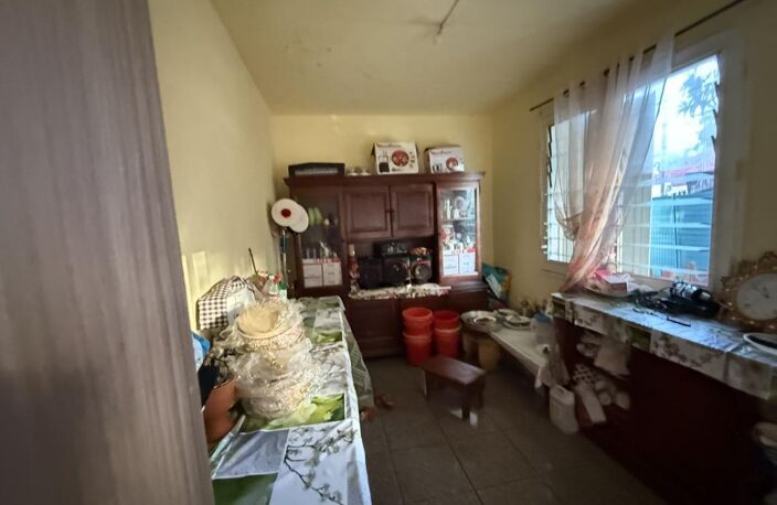 Maison à rénover 90 m2 centre ville Sainte-Suzanne — photo 3