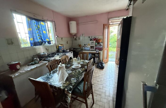 Maison à rénover 90 m2 centre ville Sainte-Suzanne — photo 4