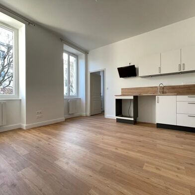 Appartement 2 pièces 690 €