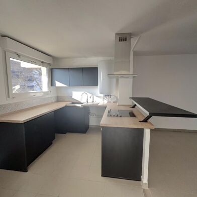 Appartement 3 pièces 141700 €