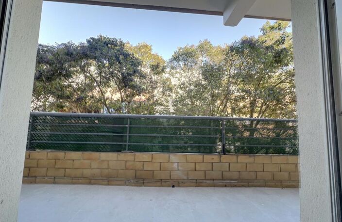 NÎMES investissement locatif Appartement T3 capouchiné et garage — photo 4