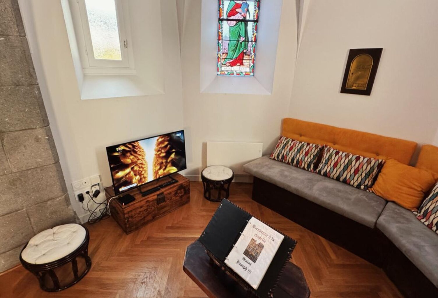 Bien d'exception : Chapelle rénovée au Mont-Dore 55,5 m²  210 000  FAI — photo 1
