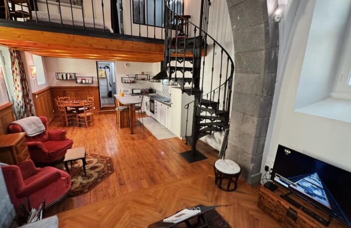 Bien d'exception : Chapelle rénovée au Mont-Dore 55,5 m²  210 000  FAI — photo 2