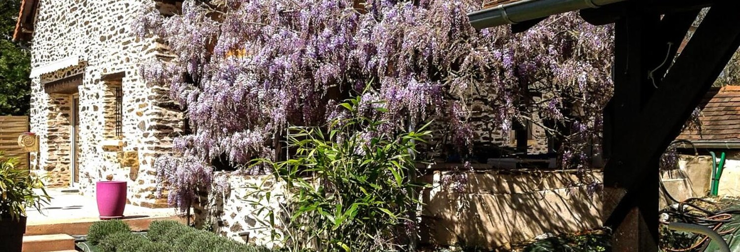 Maison 8 Pièces 210 m² à vendre à Sarrazac (24800)