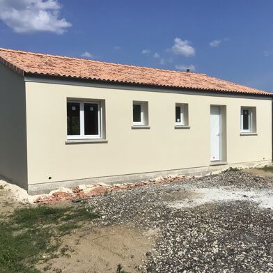 Maison 3 pièces 890 €