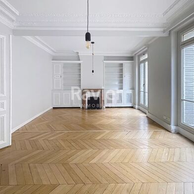 Appartement 2 pièces 2100 €