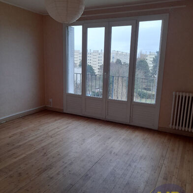 Appartement 3 pièces 698 €