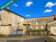 Maison Charentaise de centre bourg à fort potentiel — photo 3