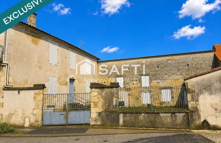 Maison Charentaise de centre bourg à fort potentiel — photo 3