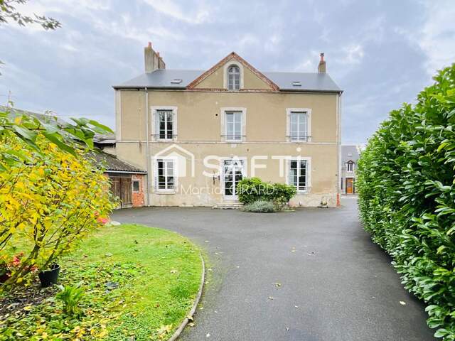 Maison de maître à vendre à Mehun sur Yèvre — photo du bien