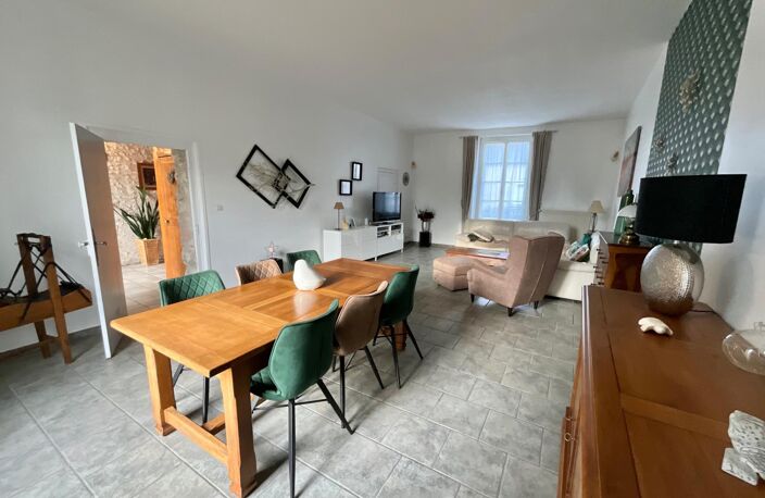 Maison de maître à vendre à Mehun sur Yèvre — photo 2