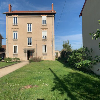 Appartement 3 pièces 815 €