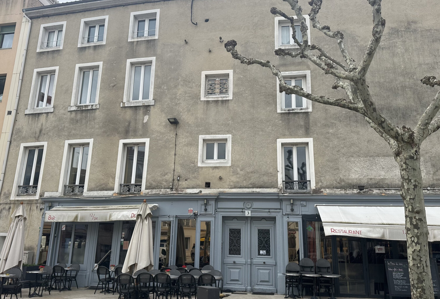 Immeuble de 245 M2 comprenant 4 T2 et 1 T4 — photo 1