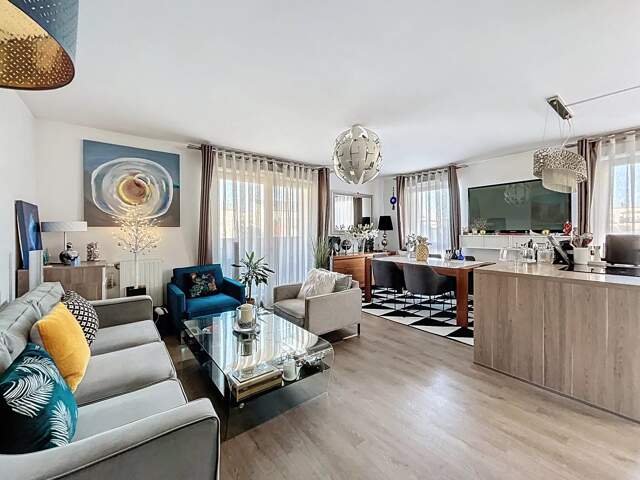 Appartement 3 pièces avec balcon — photo du bien