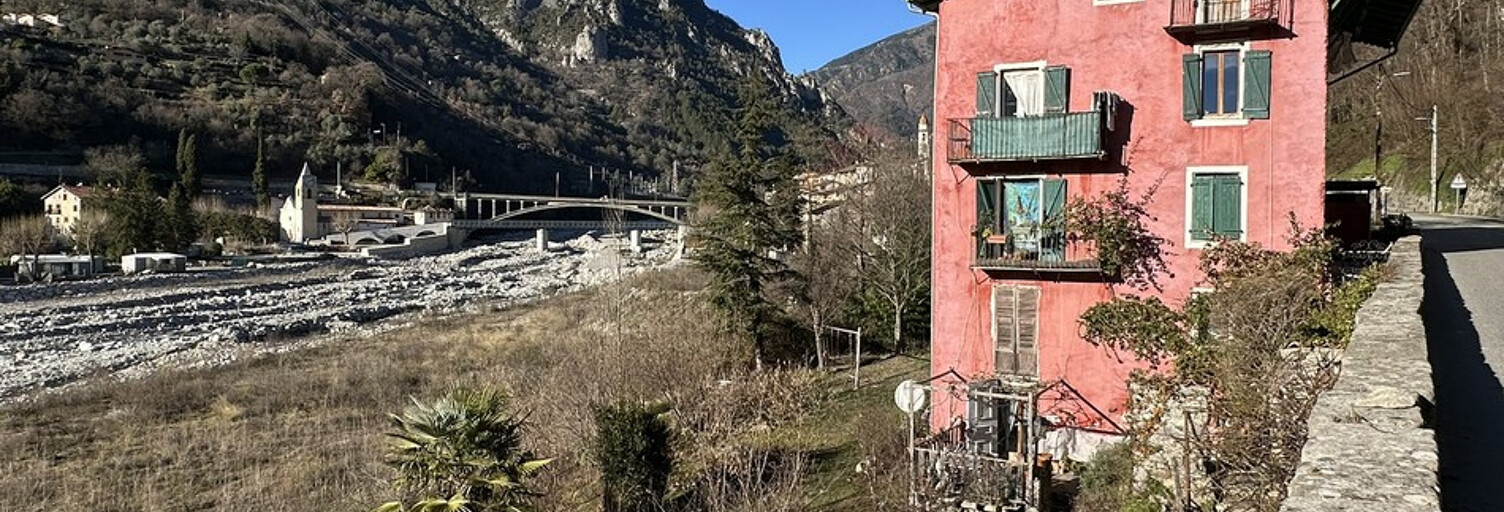 Immeuble  342 m² à vendre à Roquebillière (06450)